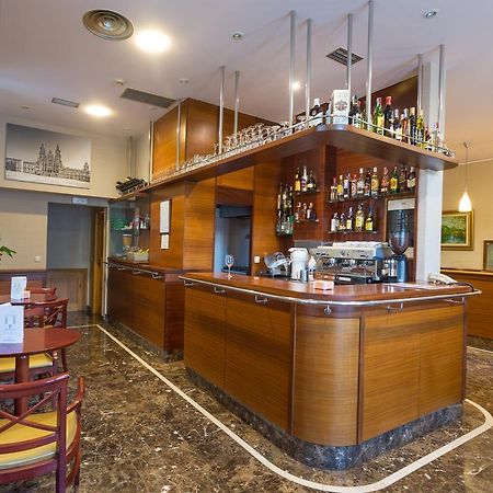 Hotel Herradura ซานติอาโก เด กอมโปสเตลา ภายนอก รูปภาพ