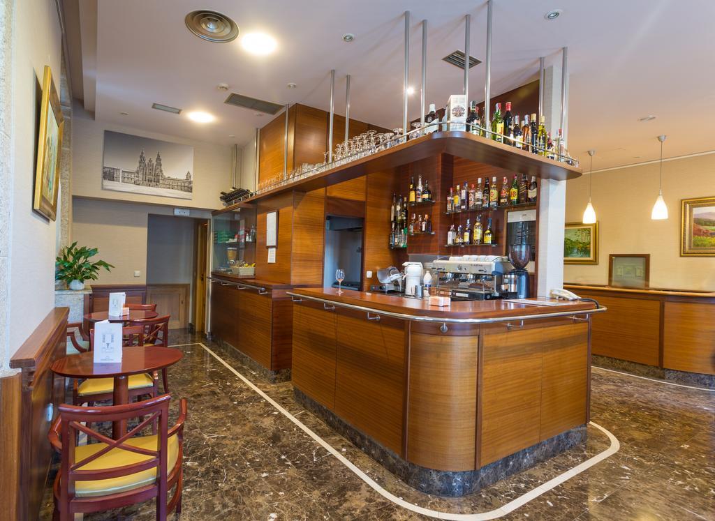 Hotel Herradura ซานติอาโก เด กอมโปสเตลา ภายนอก รูปภาพ
